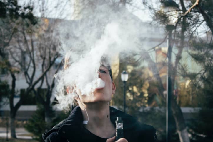Safest Ways to Vape and Reduce the Risks It Brings
